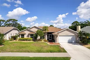 5009 Southern Pine Cir, Venice, FL 34293 - Photo 2