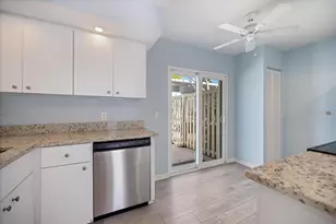 856 Chatham Dr, Venice, FL 34285 - Photo 6