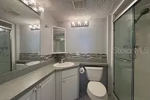 995 La Guna Dr, Venice, FL 34285 - Photo 8