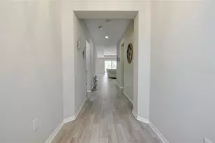 11472 Montserrat Dr, Venice, FL 34293 - Photo 2