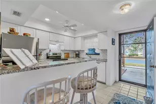 927 Capri Isles Blvd, Venice, FL 34292 - Photo 2