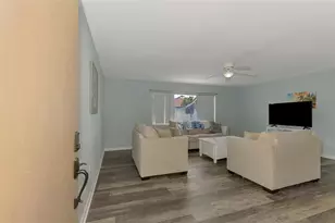 320 Base Ave E, Venice, FL 34285 - Photo 8