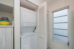 1041 Capri Isles Blvd, Venice, FL 34292 - Photo 6