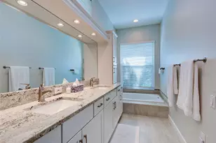 311 Lansbrook Dr, Venice, FL 34292 - Photo 32