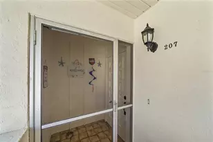 758 Village Cir, Venice, FL 34292 - Photo 2