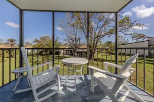 618 Bird Bay Dr S, Venice, FL 34285 - Photo 6