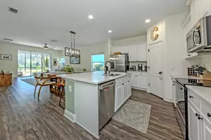 7412 Ridgelake Cir, Bradenton, FL 34203 - Photo 4