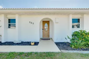 397 Circlewood Dr, Venice, FL 34293 - Photo 2
