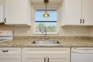 397 Circlewood Dr, Venice, FL 34293 - Photo 12