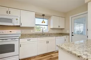 397 Circlewood Dr, Venice, FL 34293 - Photo 16