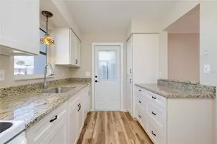 397 Circlewood Dr, Venice, FL 34293 - Photo 14
