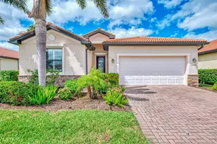 10443 Medjool Dr, Venice, FL 34293 - Photo 6