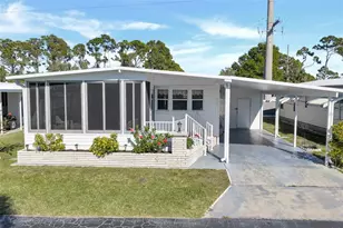 214 Palm Air Dr, Osprey, FL 34229 - Photo 2