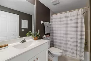 410 Laurel Lake Dr, Venice, FL 34292 - Photo 26