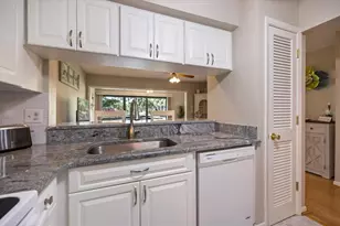 772 Bird Bay Dr N, Venice, FL 34285 - Photo 10