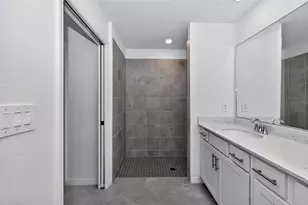 12520 Galapagos Ct, Venice, FL 34293 - Photo 30