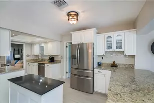 809 Nokomis Ave S, Venice, FL 34285 - Photo 18