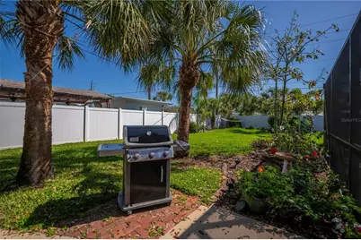809 Nokomis Avenue S, Venice, FL 34285 - Photo 52