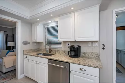 809 Nokomis Avenue S, Venice, FL 34285 - Photo 20