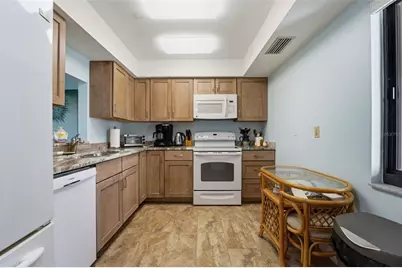 820 Capri Isles Boulevard #202, Venice, FL 34292 - Photo 4