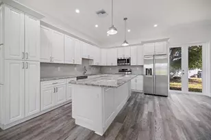 3525 McIntosh Rd, Sarasota, FL 34232 - Photo 12