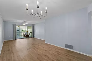 995 La Guna Dr, Venice, FL 34285 - Photo 10