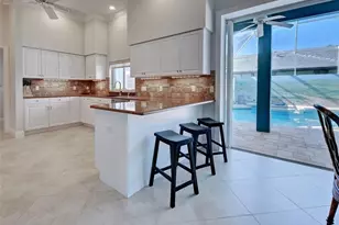 16 Gulf Manor Dr, Venice, FL 34285 - Photo 10