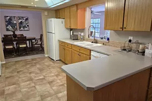 492 E Shade Dr, Venice, FL 34293 - Photo 12