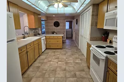 492 E Shade Drive, Venice, FL 34293 - Photo 10