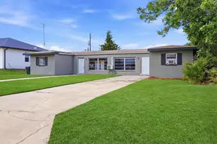 300 San Lorenzo Ave, North Port, FL 34287 - Photo 1