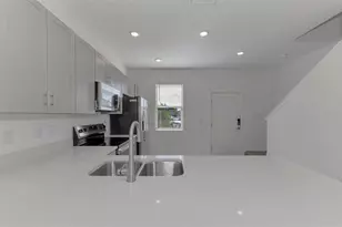 8793 Daybreak St, Sarasota, FL 34241 - Photo 10