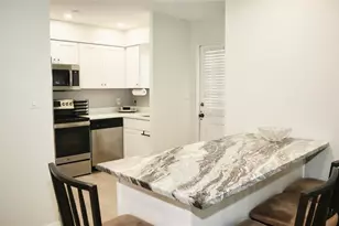2118 Michele Dr, Sarasota, FL 34231 - Photo 18