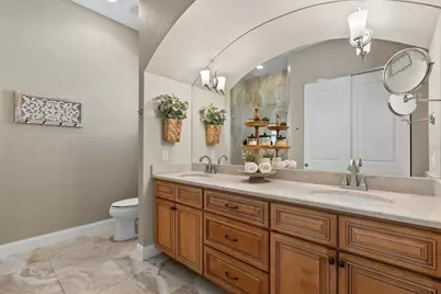 429 Nokomis Avenue S, Venice, FL 34285 - Photo 20
