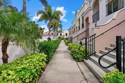 429 Nokomis Avenue S, Venice, FL 34285 - Photo 6