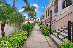 429 Nokomis Ave S, Venice, FL 34285 - Photo 6