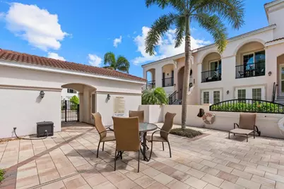 429 Nokomis Avenue S, Venice, FL 34285 - Photo 52