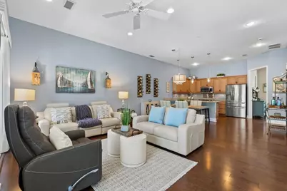 429 Nokomis Avenue S, Venice, FL 34285 - Photo 2