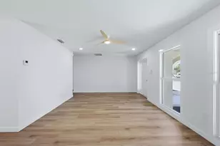 5251 Bunyan St, Sarasota, FL 34232 - Photo 8