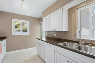 215 Fair Winds Dr, Nokomis, FL 34275 - Photo 10