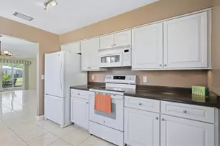 215 Fair Winds Dr, Nokomis, FL 34275 - Photo 8