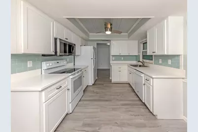 1053 Derian Place, Nokomis, FL 34275 - Photo 10