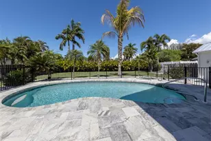 212 Sunrise Dr, Nokomis, FL 34275 - Photo 14