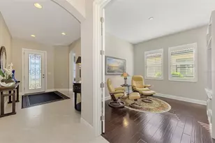 10407 Medjool Dr, Venice, FL 34293 - Photo 8