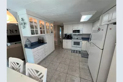820 Trento, Venice, FL 34285 - Photo 18