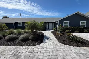 15 Gulf Manor Dr, Venice, FL 34285 - Photo 1