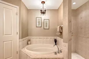 5255 Bouchard Cir, Sarasota, FL 34238 - Photo 20