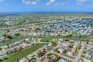 1261 Lakeside Dr, Venice, FL 34293 - Photo 6