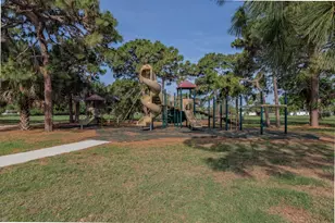 1261 Lakeside Dr, Venice, FL 34293 - Photo 38