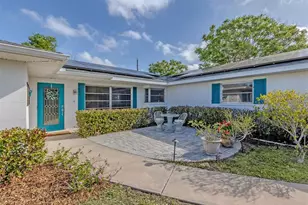 1261 Lakeside Dr, Venice, FL 34293 - Photo 1