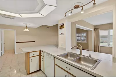 5852 Lincoln Road, Venice, FL 34293 - Photo 12